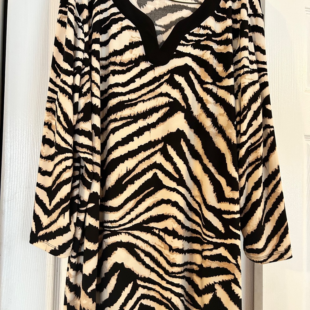 Chic Zebra Print Long Sleeve Dress